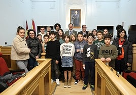 Policía de barrio o reparar el mobiliario urbano, propuestas del pleno infantil de Toledo