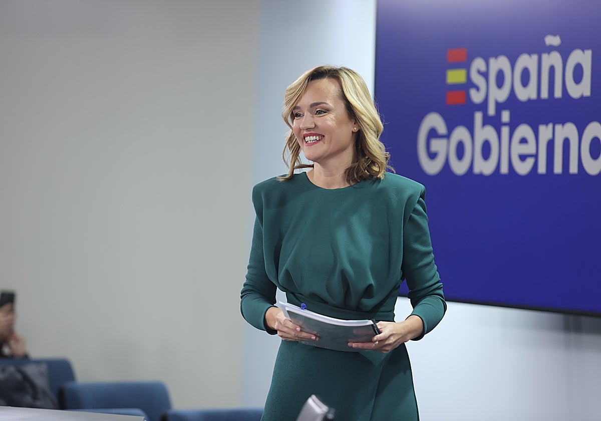 La nueva portavoz del Gobierno, Pilar Alegría, llegando este miércoles a su primera rueda de prensa