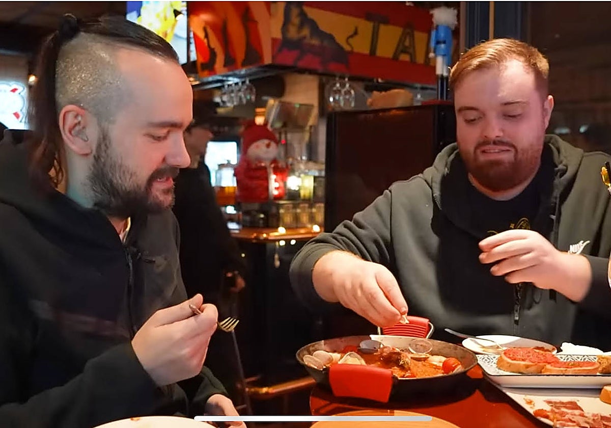 Ibai y El Xokas prueban comida española en Corea del Sur