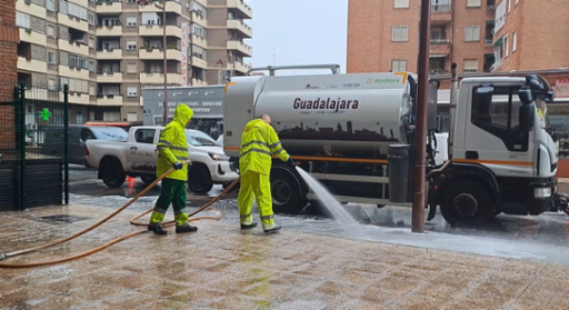 Critican que la campaña de limpieza de Guadalajara es «un engaño» que deja barrios sin atender