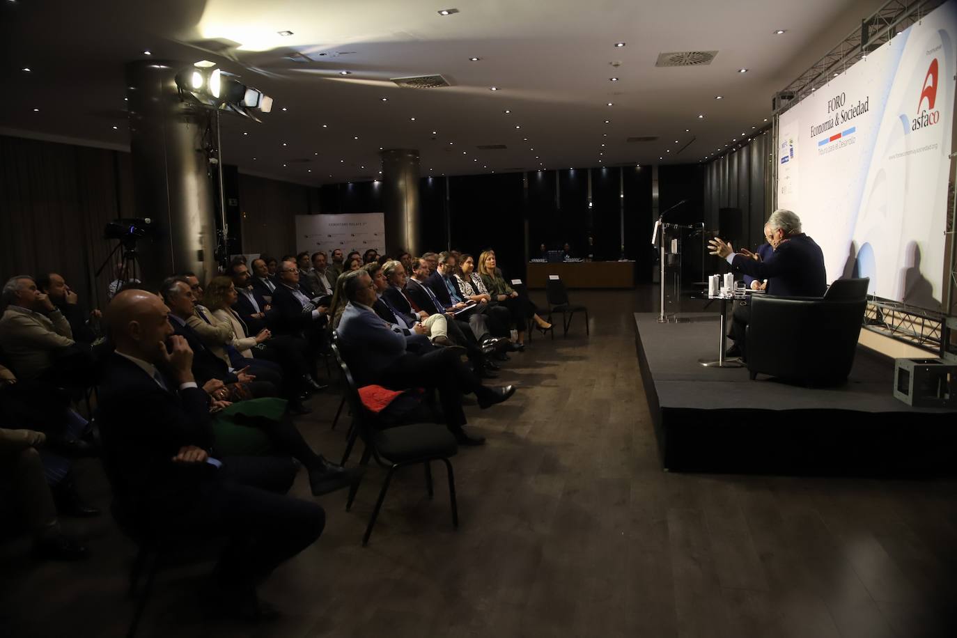 Fotos: la interesante charla de Javier Campos en el foro de Asfaco