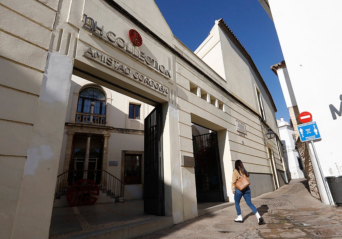 Entrada al NH Amistad