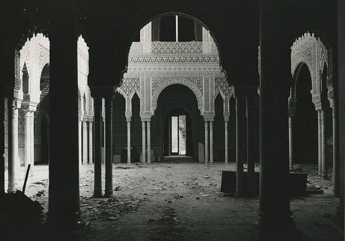 El 'patio de los leones' madrileño, en una foto de 1965, poco antes de su derribo