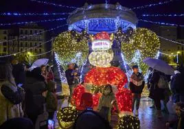 Encendido luces de Navidad Pamplona: horario, calles iluminadas y suelta de farolillos para San Saturnino