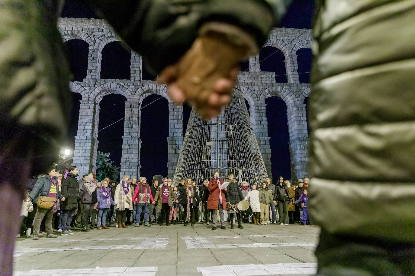 Manifestación en Segovia, a los pies de la Acueducto
