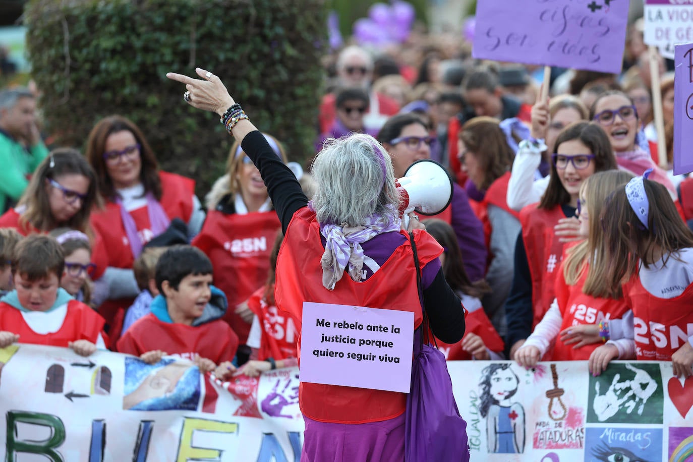 Fotos: la concurrida manifestación contra la violencia machista en Córdoba