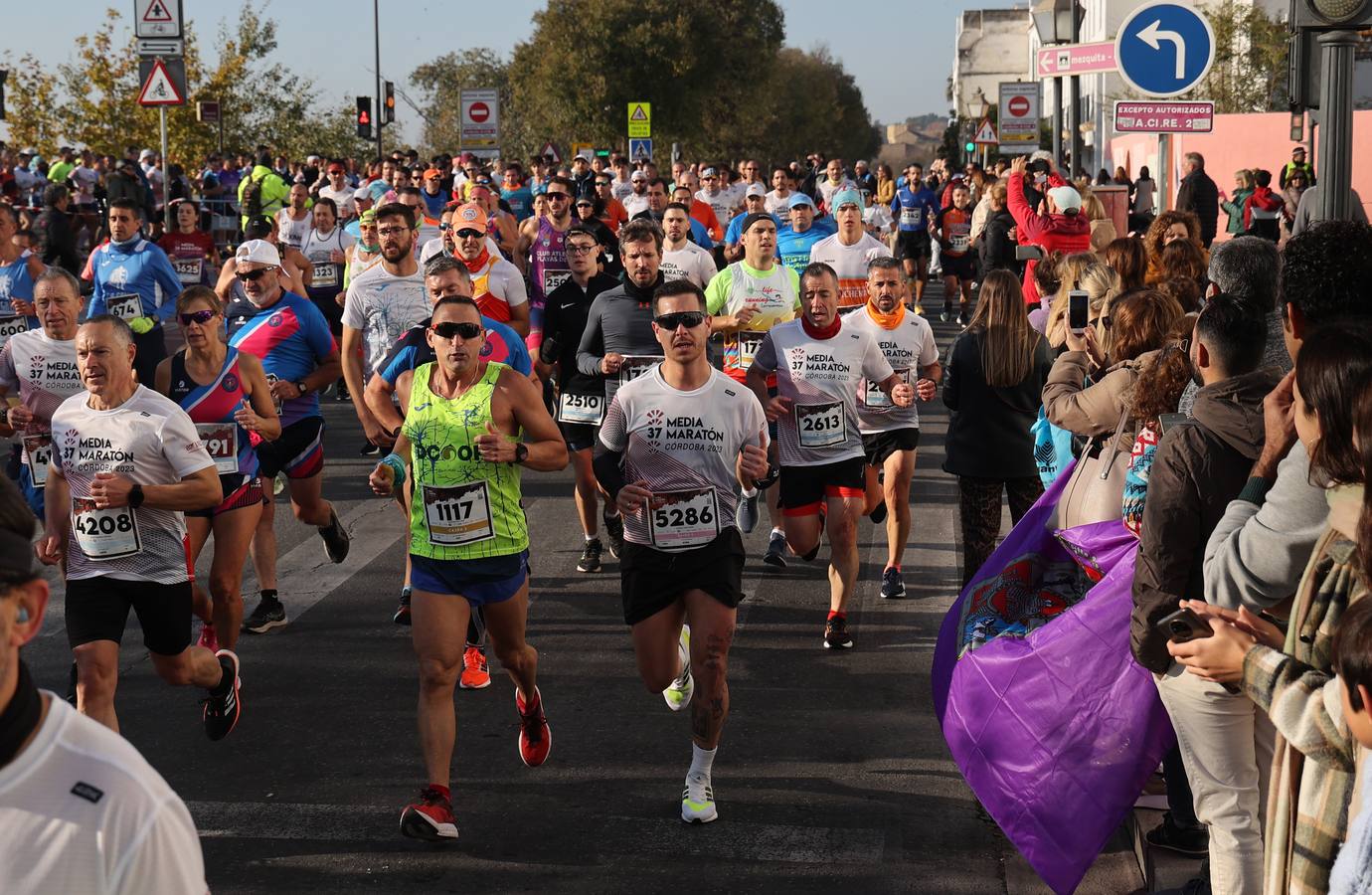 Fotos: la espectacular Media Maratón de Córdoba 2023