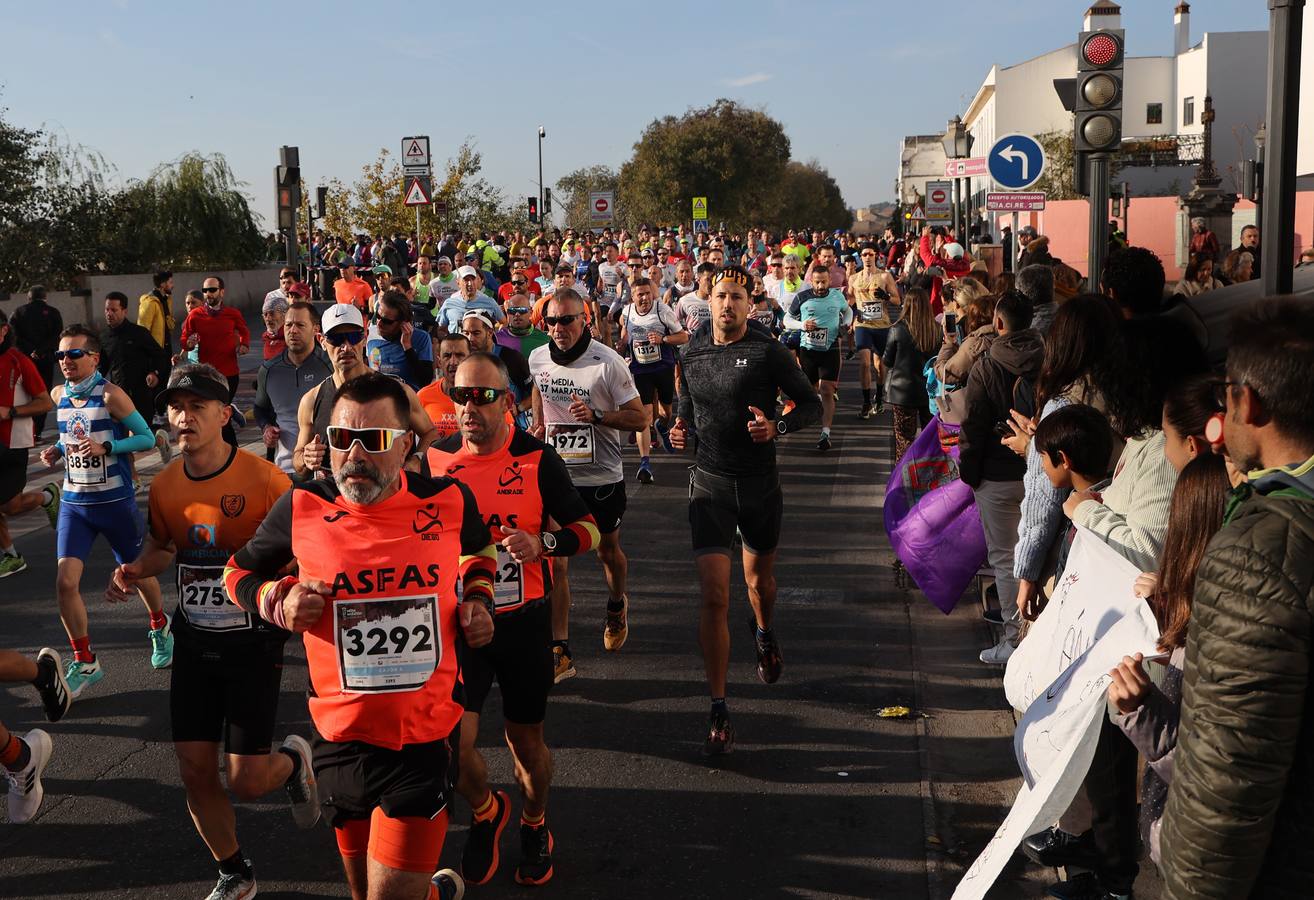 Fotos: la espectacular Media Maratón de Córdoba 2023