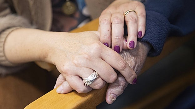 Felipe y Almudena, se cogen las manos
