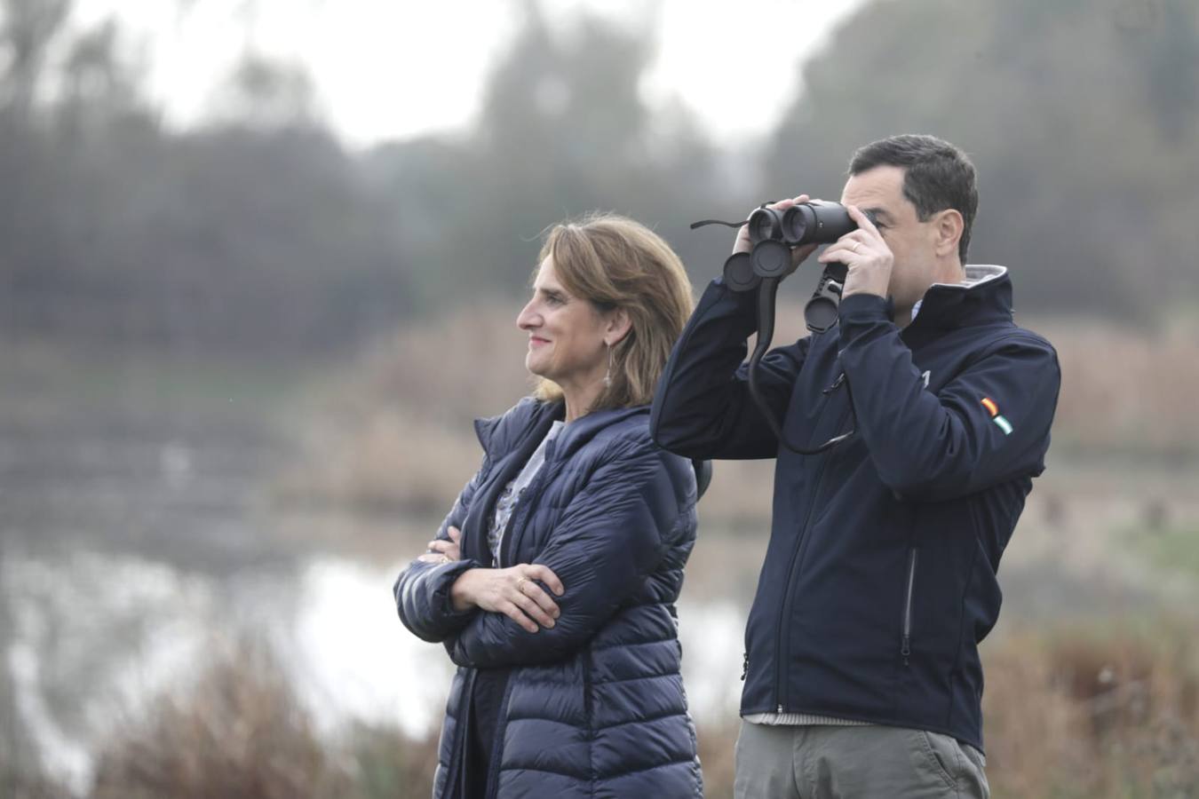 Teresa Ribera y Juan Moreno, durante su paseo por el parque nacional, previo a la firma 