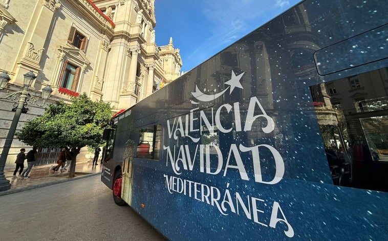 Imagen principal - Valencia calculará el impacto de estar «de moda» en Navidad con más decoración y pirotecnia