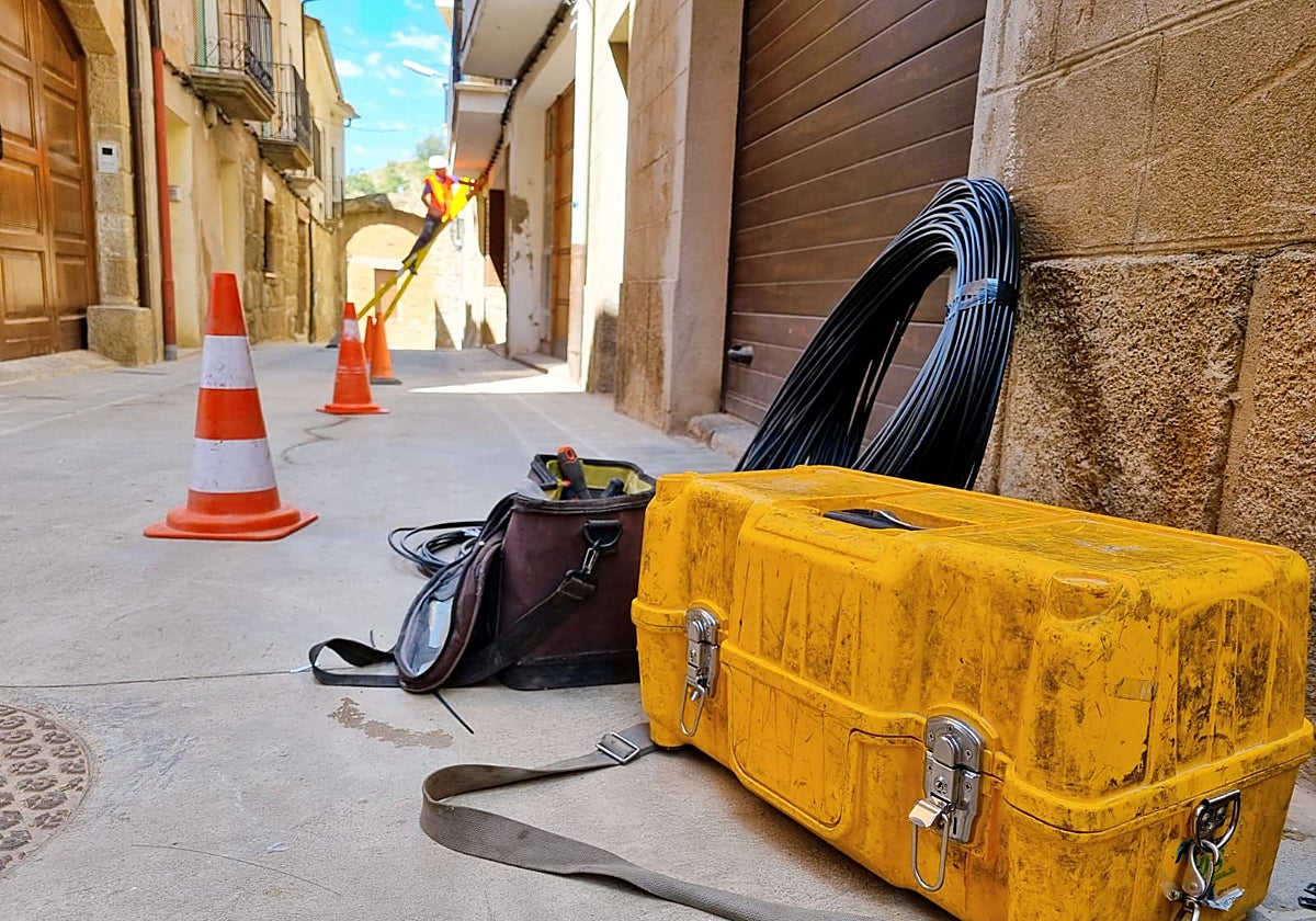 Instalación de fibra óptica en un municipio