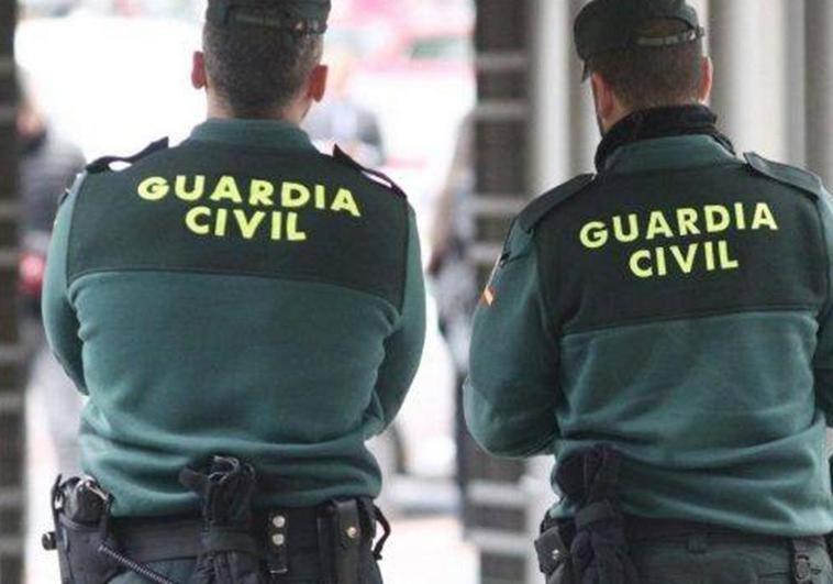 Imagen de recurso de dos agentes de la Guardia Civil