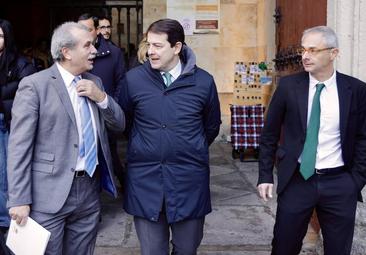 Mañueco pide «proteger la Constitución día a día porque no está garantizada su perpetuidad»