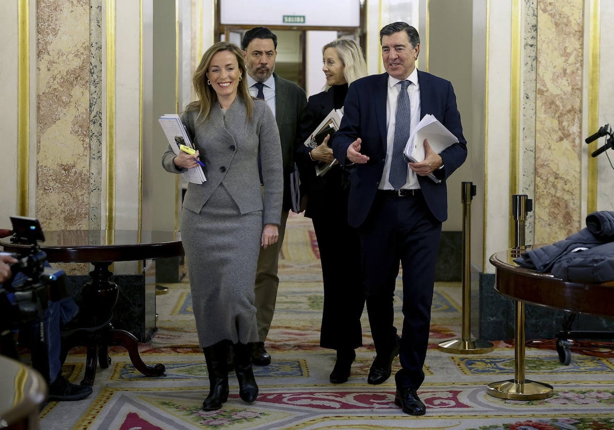 Los diputados del PP en la Mesa, Carmen Navarro, Guillermo Mariscal, Marta González y José Antonio Bermúdez de Castro, a su llegada a la reunión de este martes