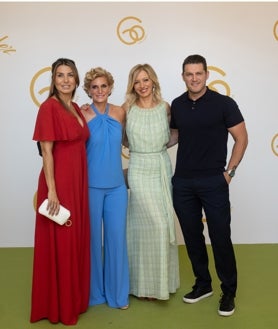 Imagen secundaria 2 - El photocall de la fiesta de cumpleaños con personajes como Finito, Arancha del Sol, Susana Díaz y su marido o la periodista Susanna Griso