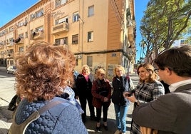 Catalá se implica en primera persona en la problemática de las Casitas Rosas