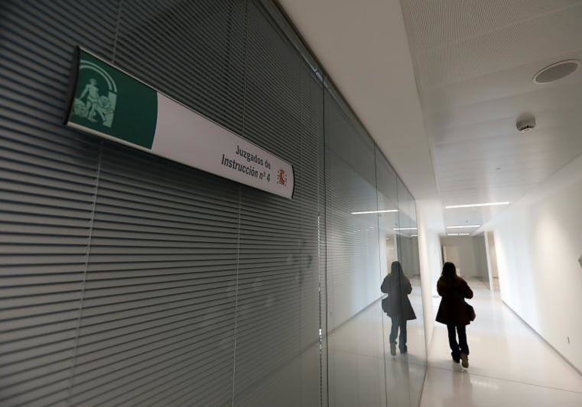 Pasillos de los Juzgados de Instrucción en la Ciudad de la Justicia de Córdoba