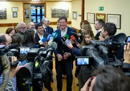 Besteiro se arroga ahora el rol de salvador del hidroducto en Galicia: «Lo habrá sí o sí»
