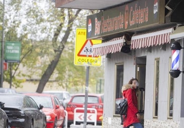 El bar de barrio que esconde un 'after' clandestino en Aluche: peleas, gritos y vómitos