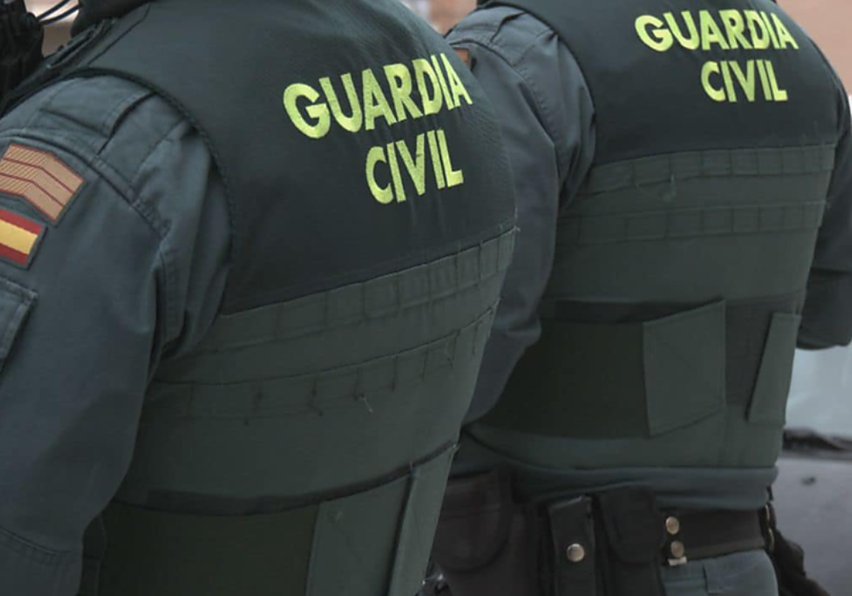 Agentes uniformados de la Guardia Civil en foto de archivo
