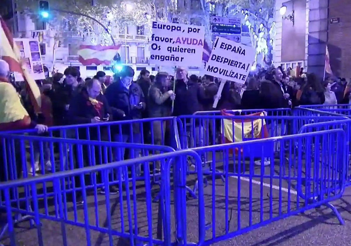 Manifestación en Ferraz junto al Santuario del Inmaculado Corazón de María