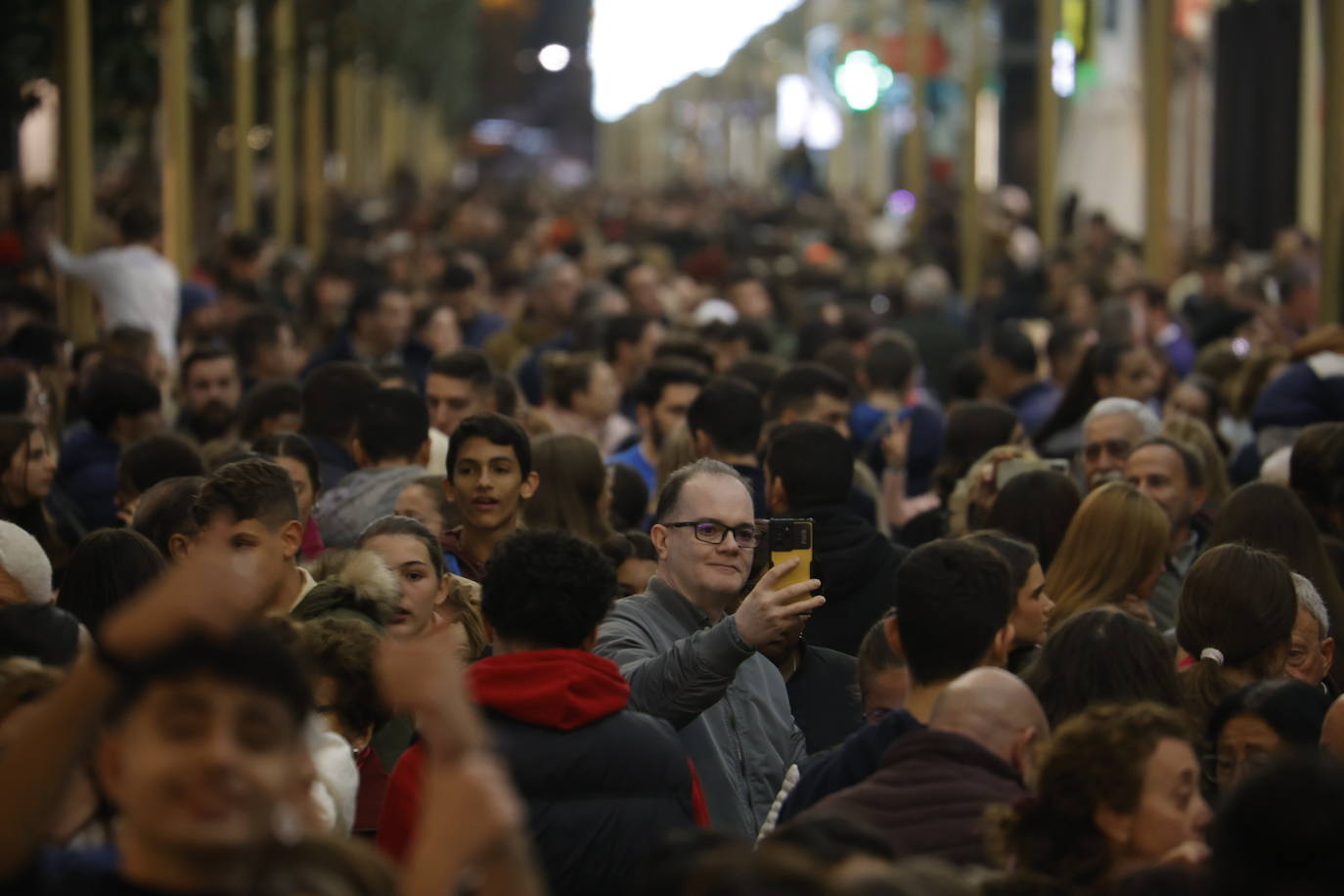 Fotos: el multitudinario encendido del alumbrado de Navidad en Córdoba