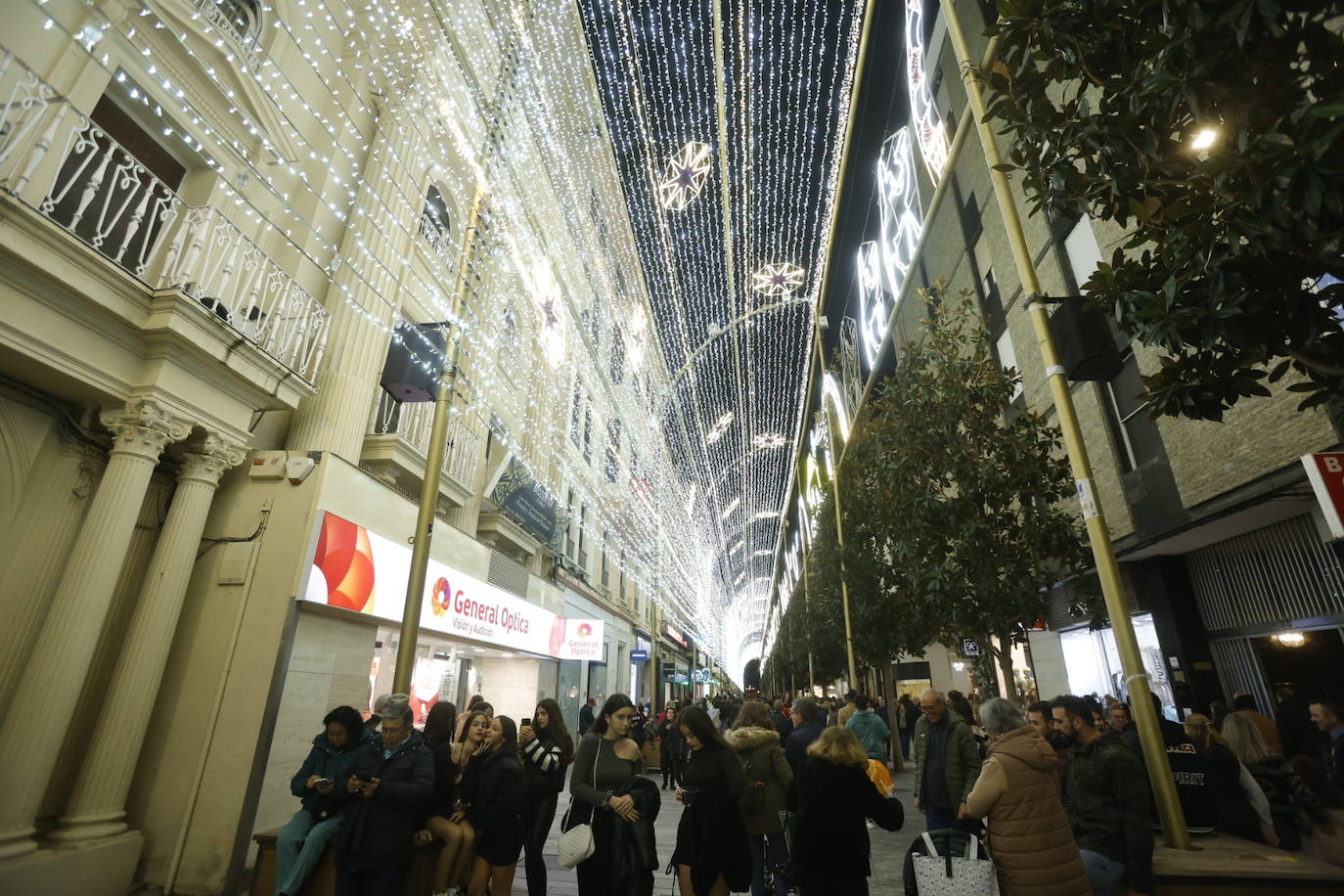 Fotos: el multitudinario encendido del alumbrado de Navidad en Córdoba