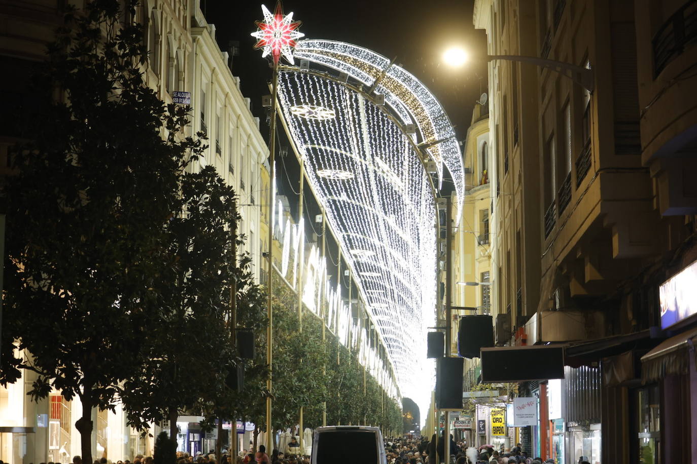 Fotos: el multitudinario encendido del alumbrado de Navidad en Córdoba