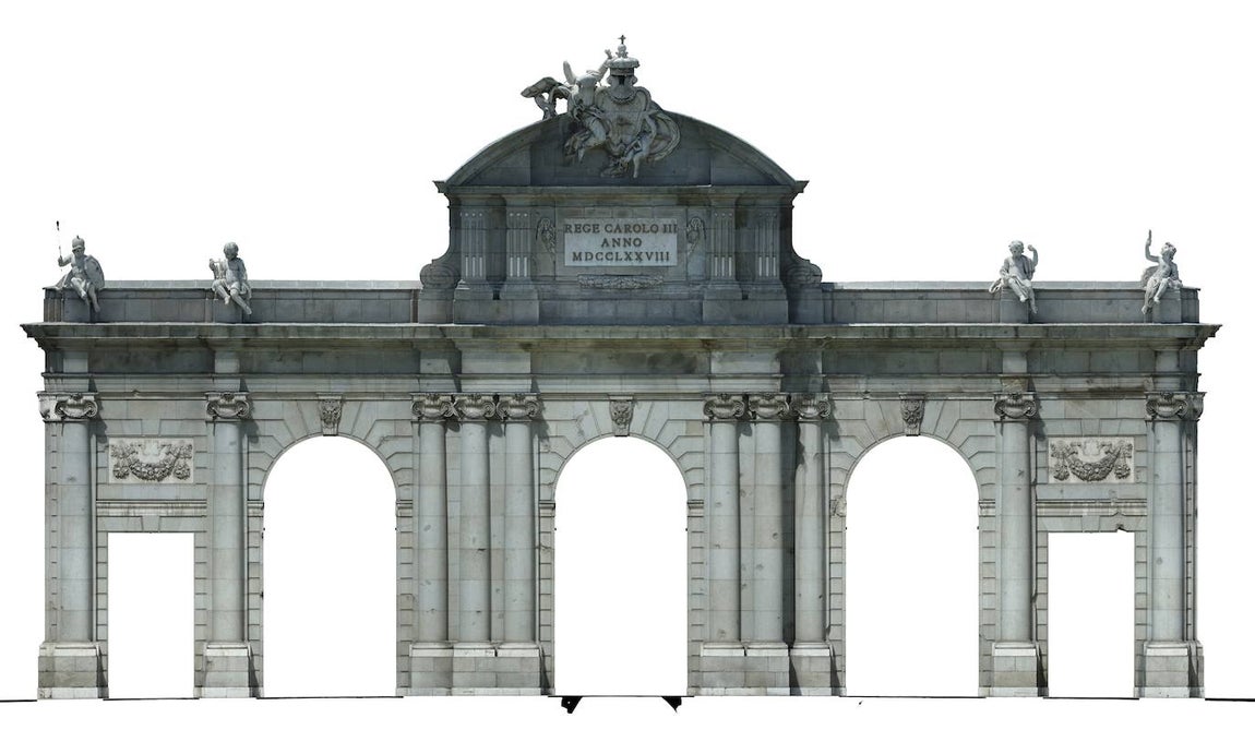 La restauración de la obra de Sabatini comenzó en julio de 2022, con una primera fase de estudios previos. A partir del vuelo de drones, se generó un escaneado tridimensional de la puerta, que sirvió, entre otras cosas, para diseñar la lona hiperrealista que la ha cubierto durante 16 meses.