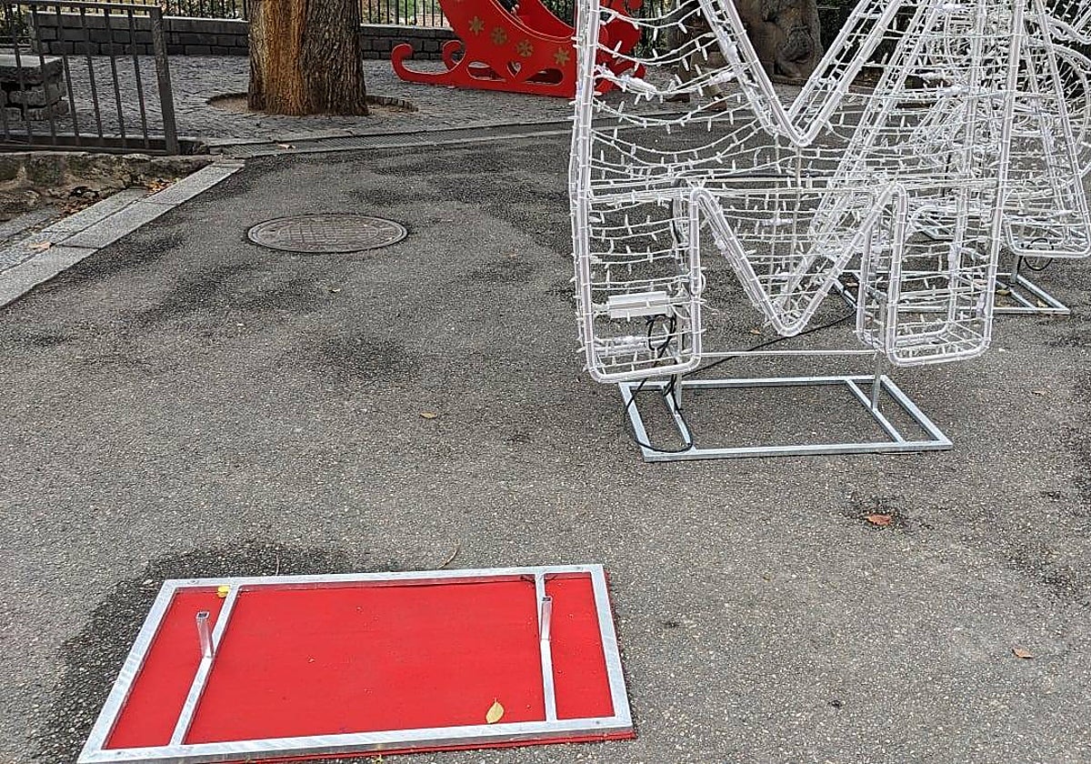 Plataforma del adorno navideño sustraído en Segovia