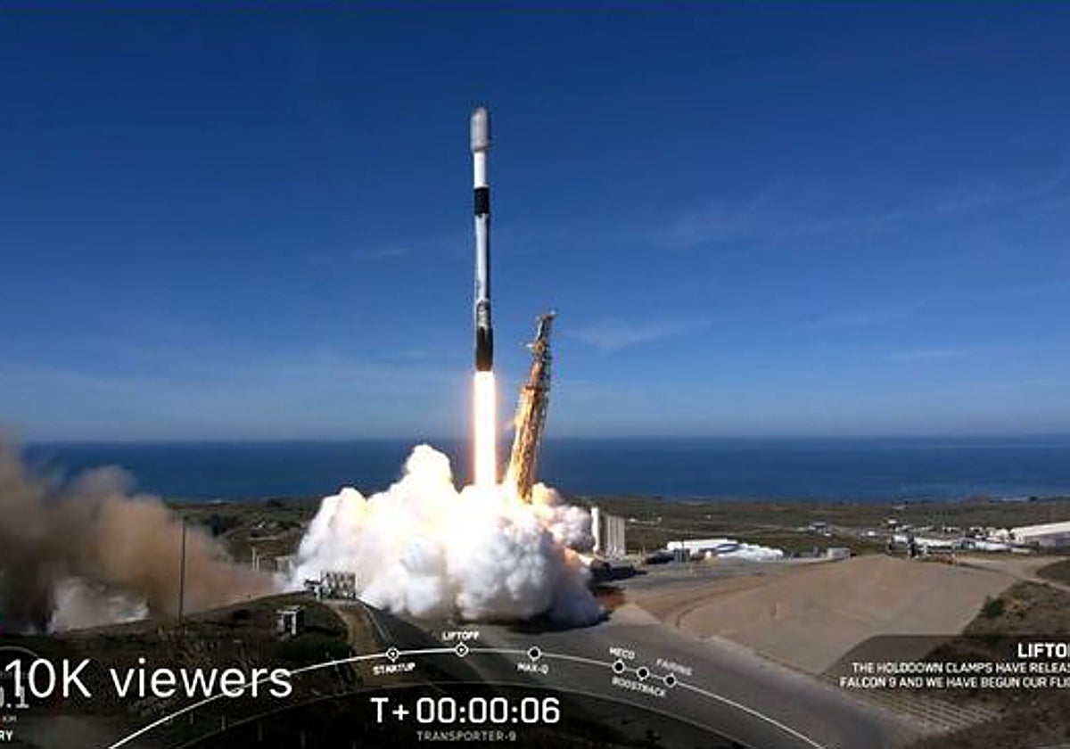 Imagen del lanzamiento del cohete donde iba el nanosatélite Platero