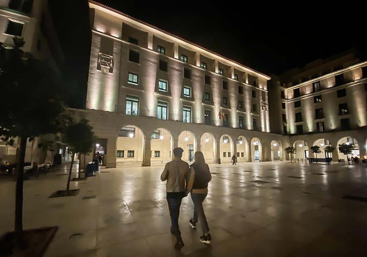 Imagen de archivo de la fachada de la Audiencia Provincial de Alicante