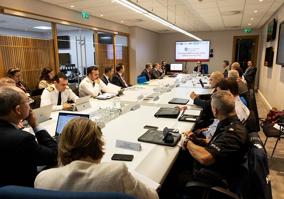 Imagen de la reunión preparatoria celebrada en Gibraltar en el caso de que no haya acuerdo