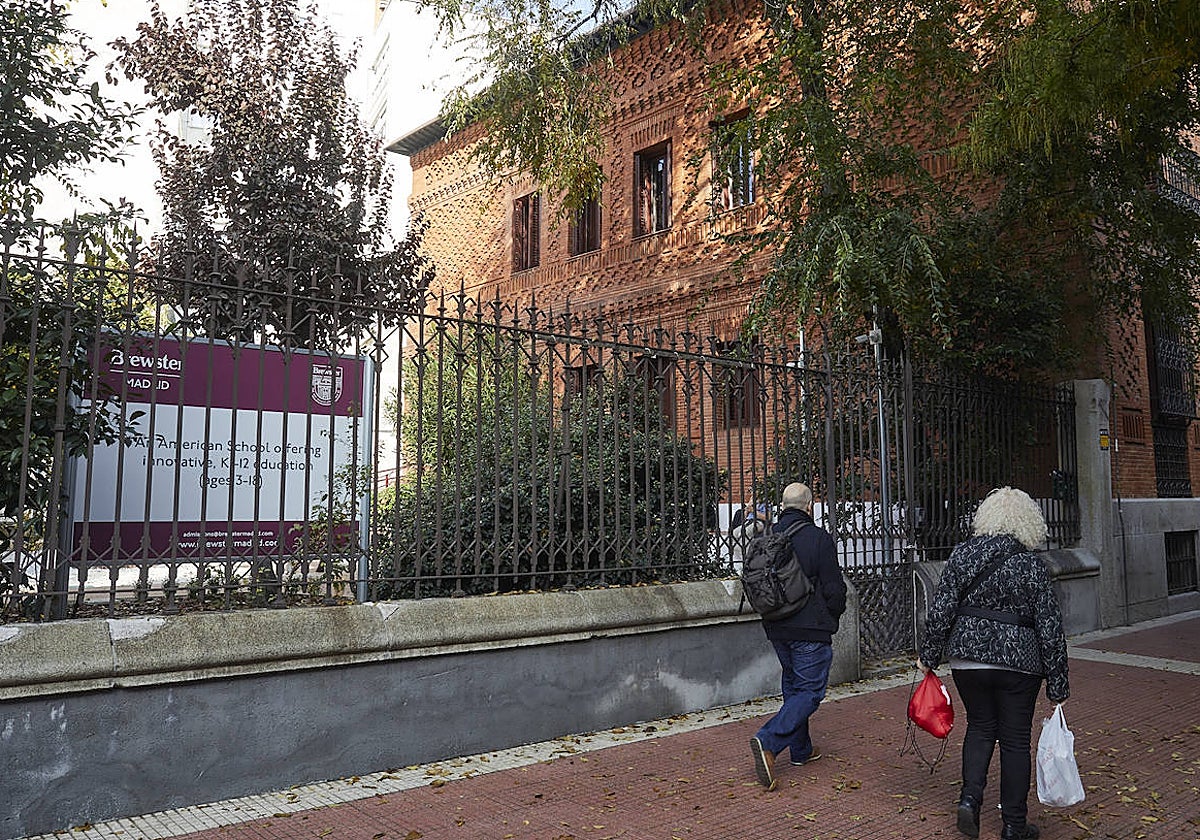 Exterior del colegio Brewster de Chamberí