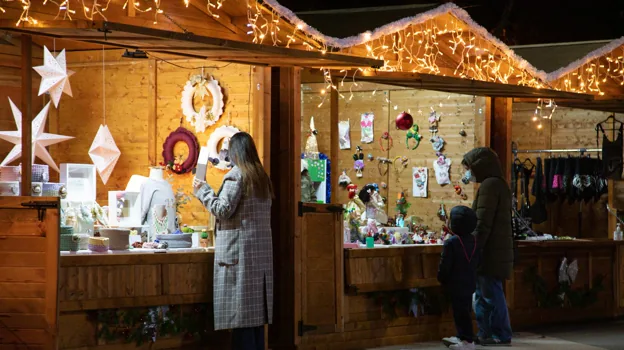 El mercadillo artesanal navideño de Tres Cantos