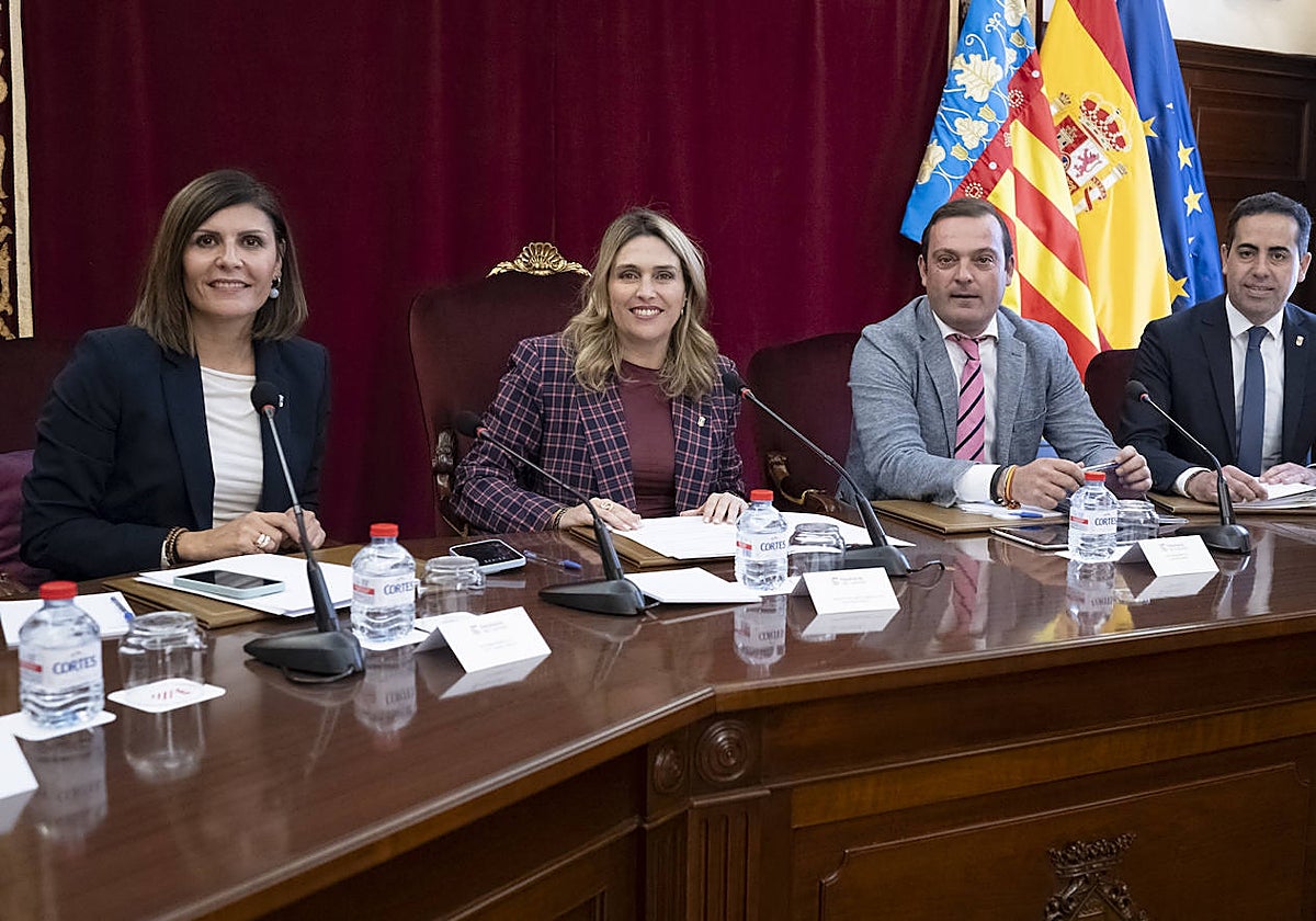 Imagen de Marta Barrachina presidiendo el pleno que ha aprobado los presupuestos de la Diputación de Castellón