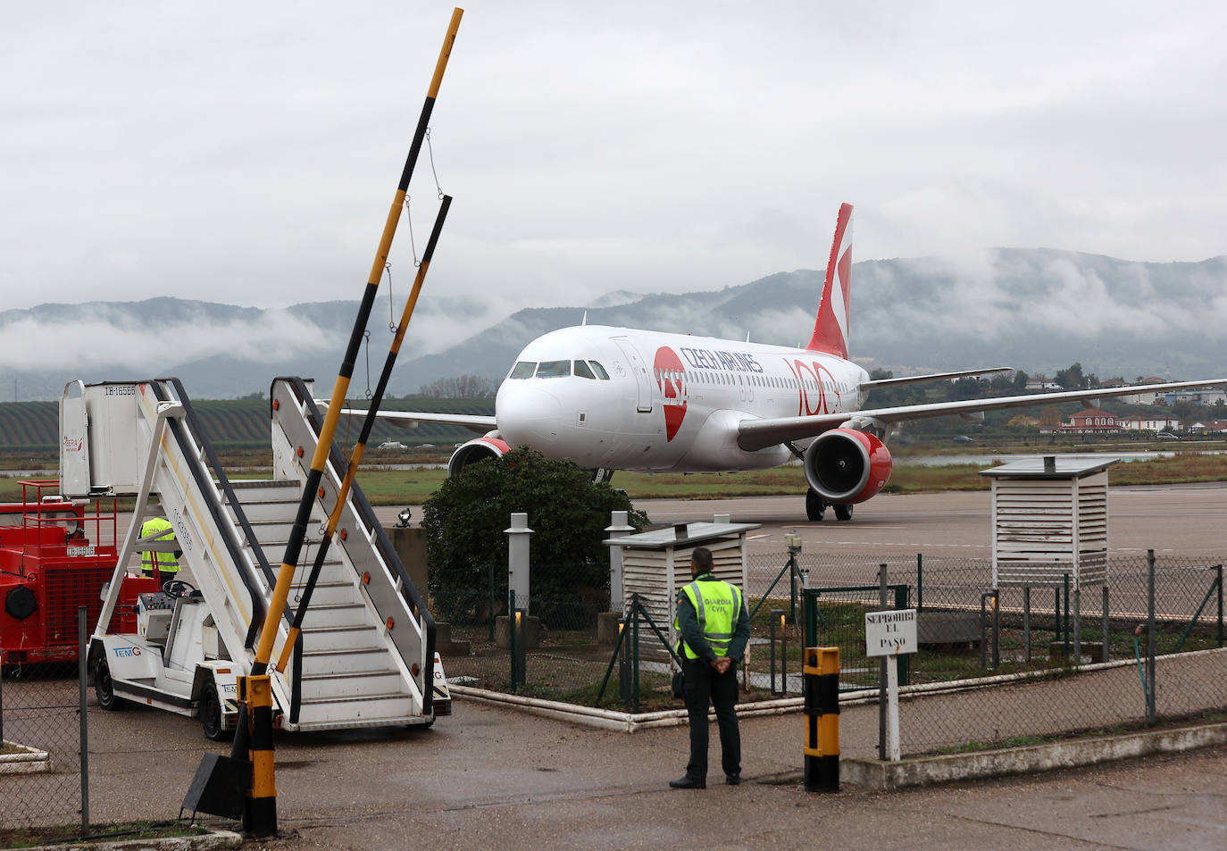 Fotos: el esperado primer vuelo comercial desde el aeropuerto de Córdoba