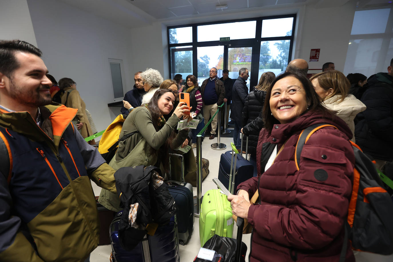Fotos: el esperado primer vuelo comercial desde el aeropuerto de Córdoba