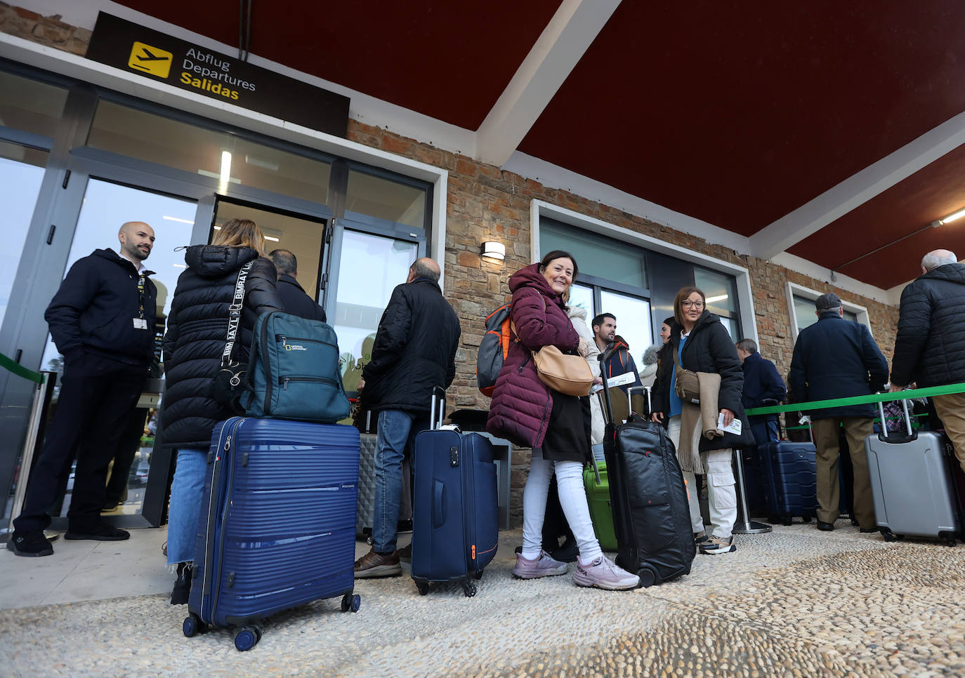 Fotos: el esperado primer vuelo comercial desde el aeropuerto de Córdoba
