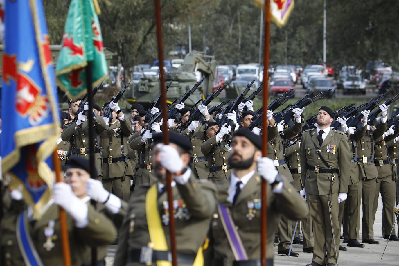 Fotos: La imponente parada militar de la Brigada &#039;Guzmán el Bueno X&#039; en Córdoba