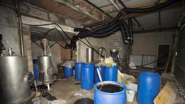 Interior del laboratorio de cocaína localizado en la provincia de Pontevedra, el más grande de los descubiertos en Europa