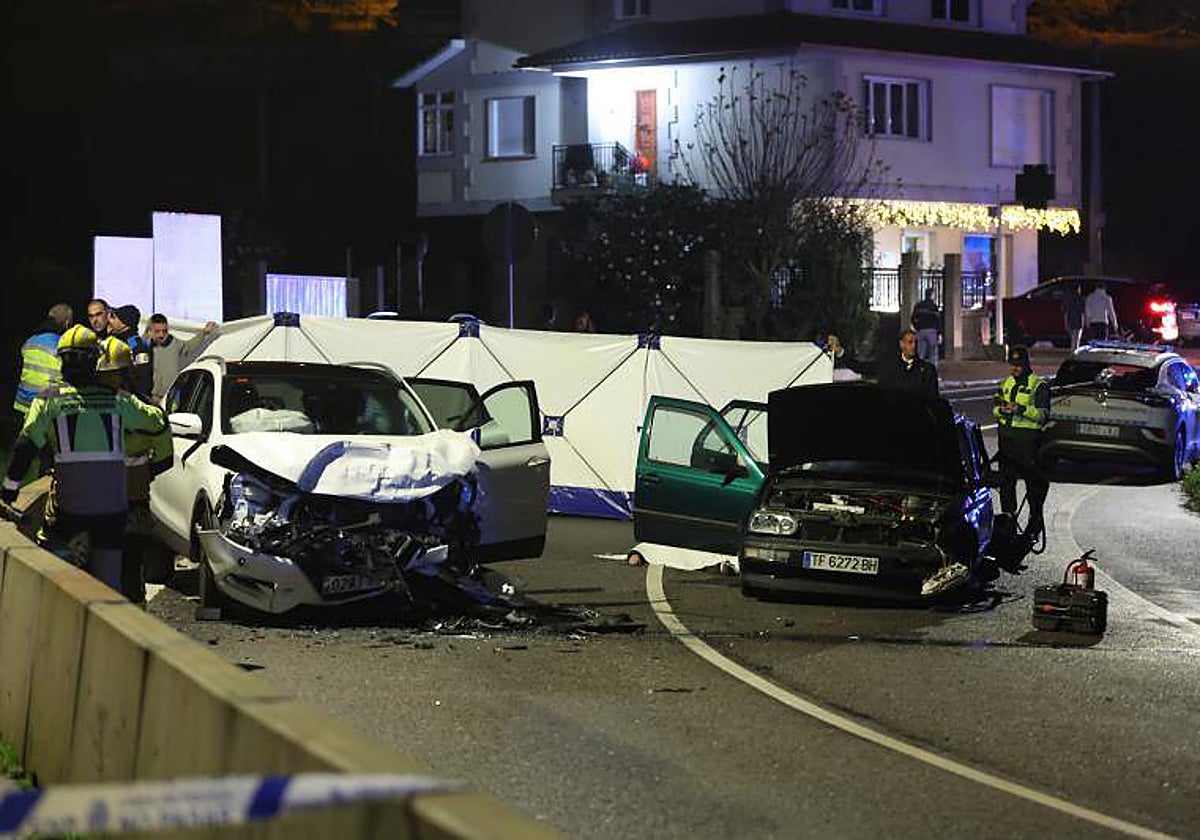 Los dos vehículos implicados en el accidente, el viernes por la noche en la localidad de Marín