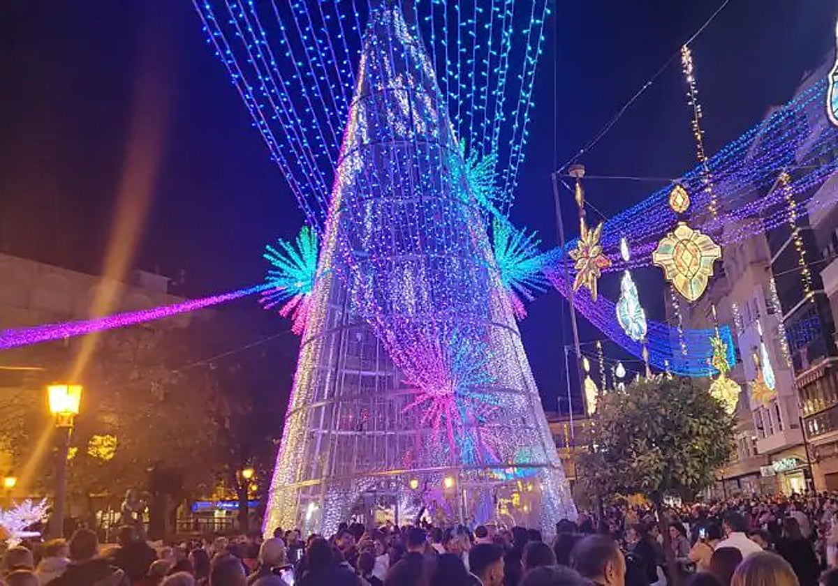 Árbol de Navidad en Puente Genil