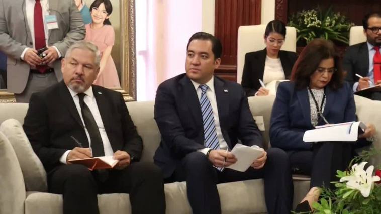 Senadores de EEUU instan en reunión con Castro a elegir fiscal general hondureño con 86 votos