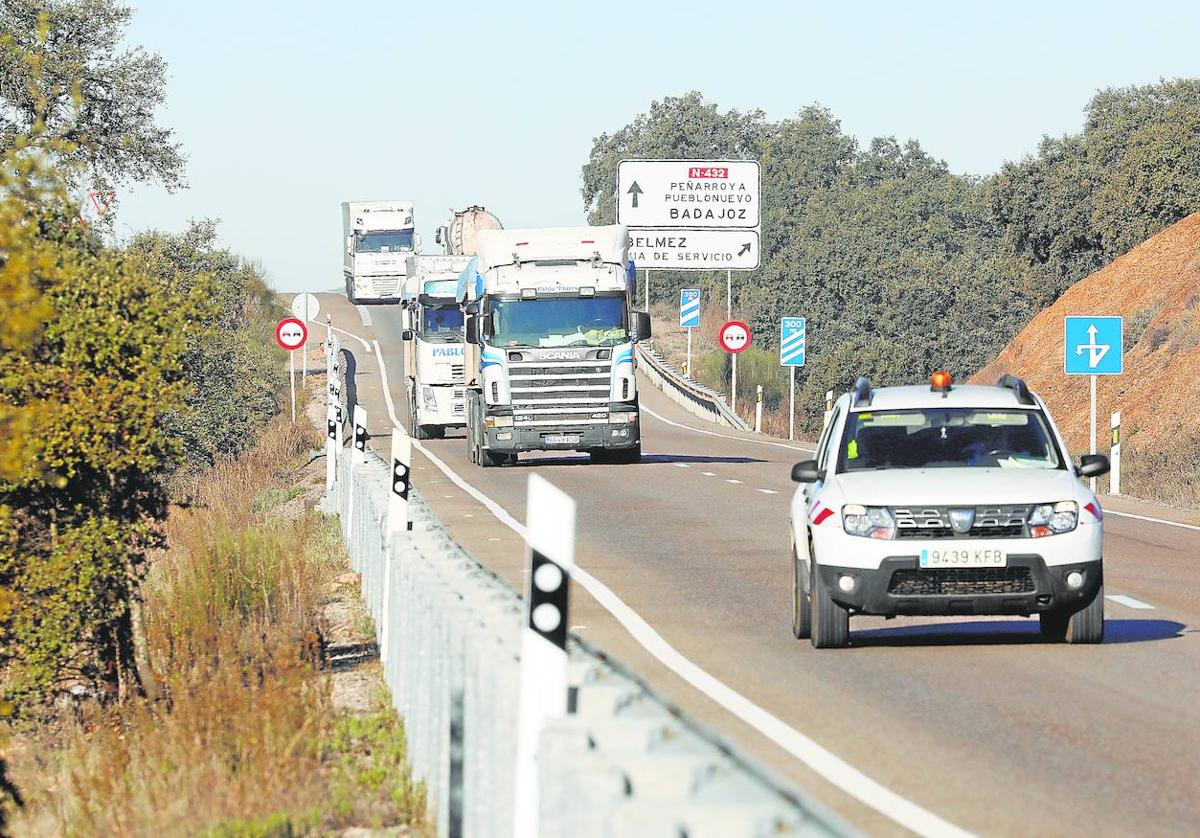 Tramo de la N-432 a su paso por el término municipal de Belmez, en el norte de la provincia de Córdoba