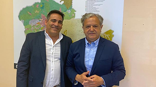 Antonio Barea y Salvador Fuentes tras anunciar en mayo pasado el impulso al sector PP-I-2