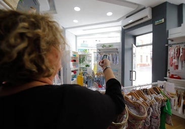 La Junta pagará este mes a 28.000 autónomos y empresas andaluzas más de 100 millones en ayudas por la subida de la luz