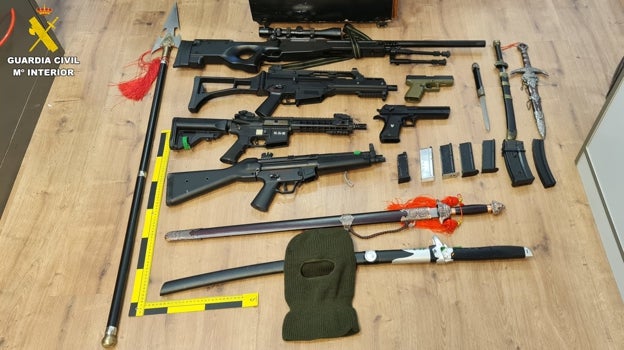 Armas intervenidas en el asalto a un chalé en Valencia