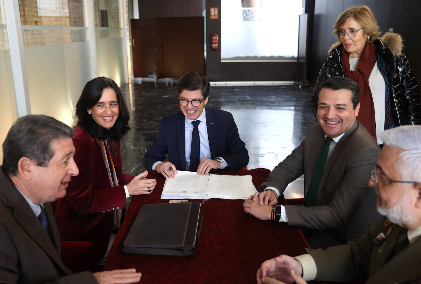 Fotos: La firma solemne del acuerdo de la Base Logística de Córdoba